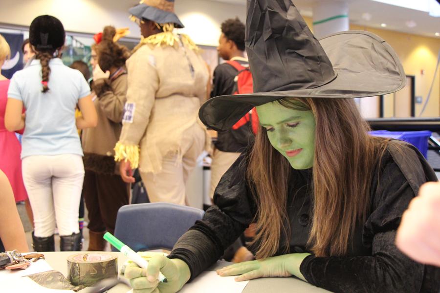 Elphaba of The Wizard of Oz writes letters for Treats for Troops