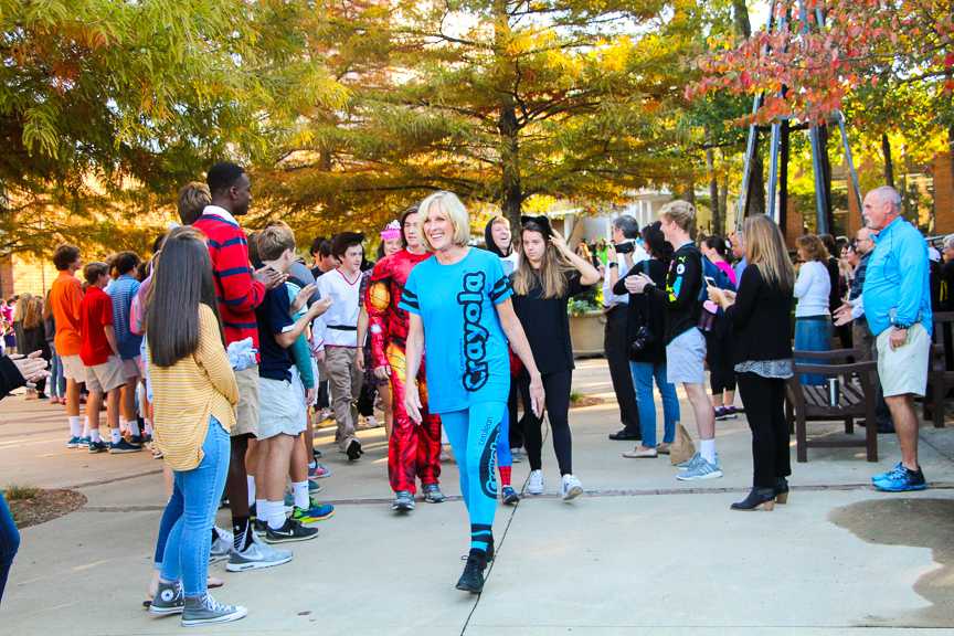 Seniors escorted primers on Halloween in their coordinated costumes.